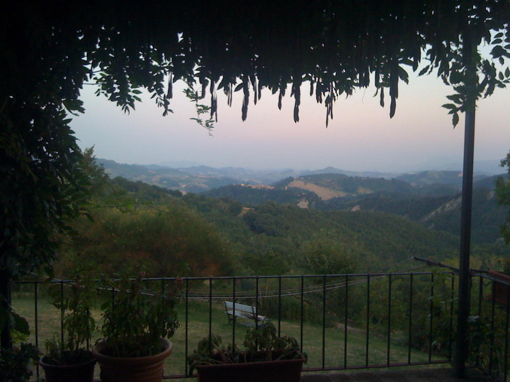 Country House "Locanda Le Querce" Affittacamere Frontino Esterno foto