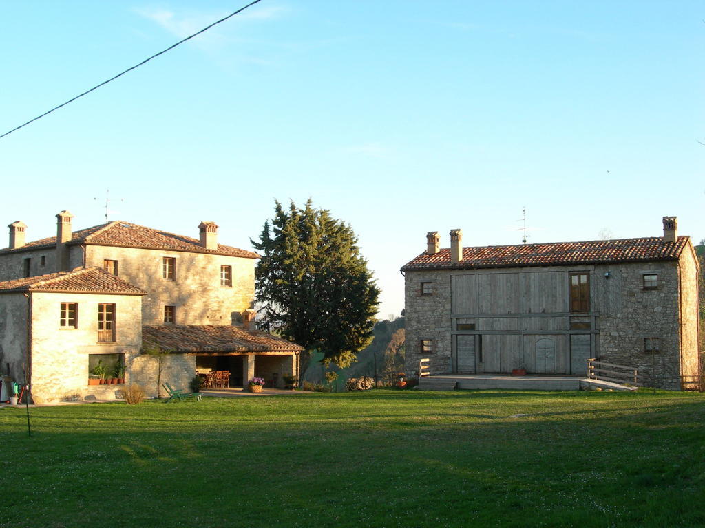 Country House "Locanda Le Querce" Affittacamere Frontino Esterno foto