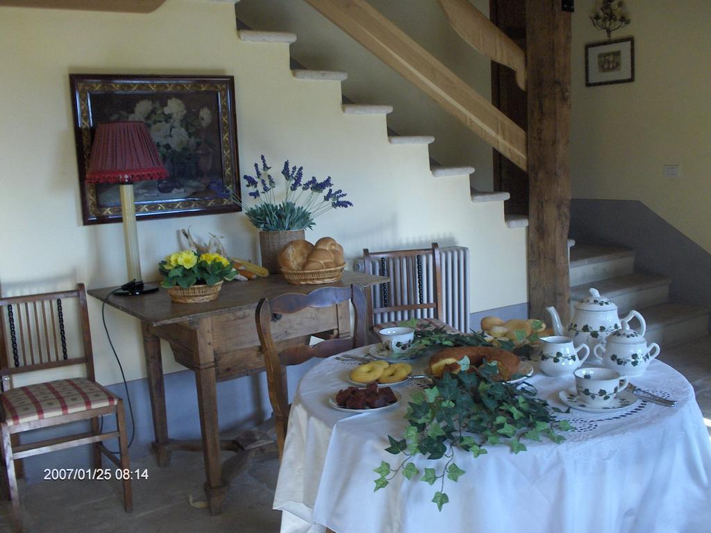 Country House "Locanda Le Querce" Affittacamere Frontino Esterno foto